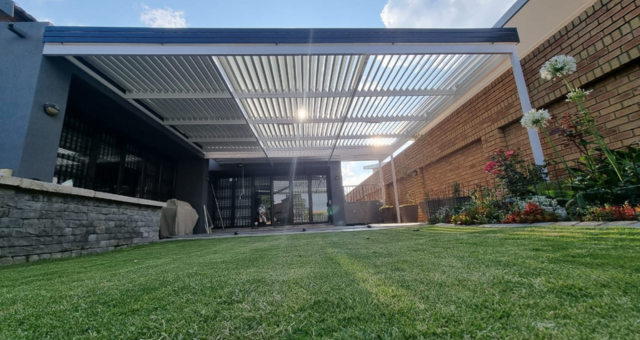 Adjustable-Loure-awnings-8