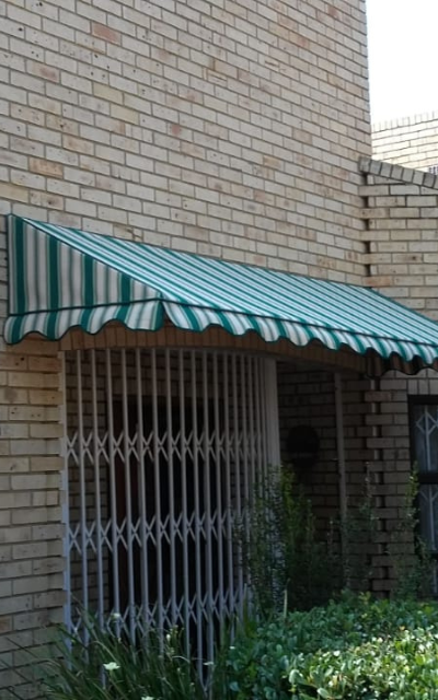 wedge-awnings